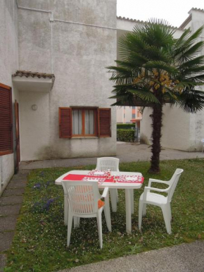 Villa with garden close to Bibione beach - Beahost